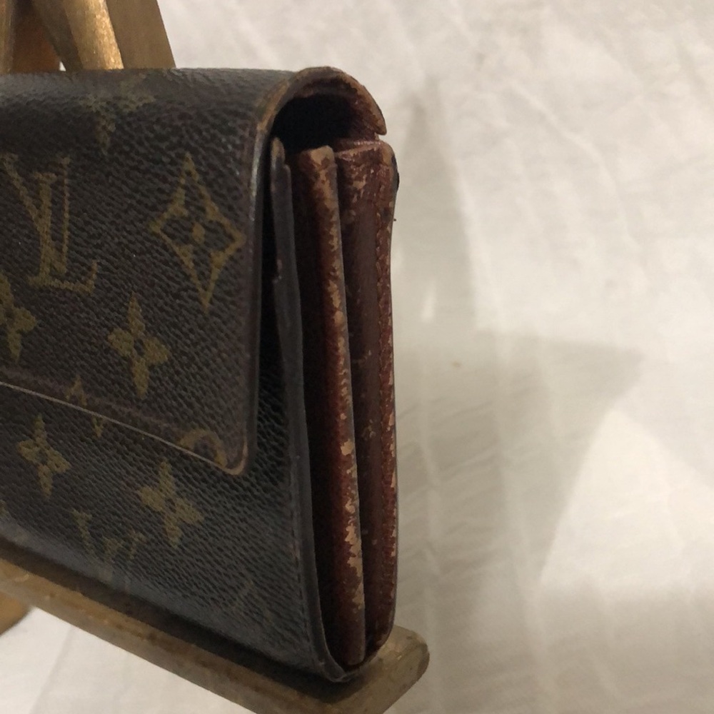 Louis Vuitton Sarah Wallet - Picture 3 of 9